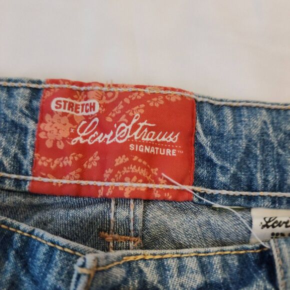 Levi Strauss Signature Stretch Capri Jean Women's Light Wash Sz Misses 14 Used - Picture 2 of 16